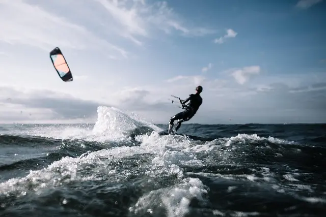 Top 10 des Activités Sportives Aquatiques à Essayer