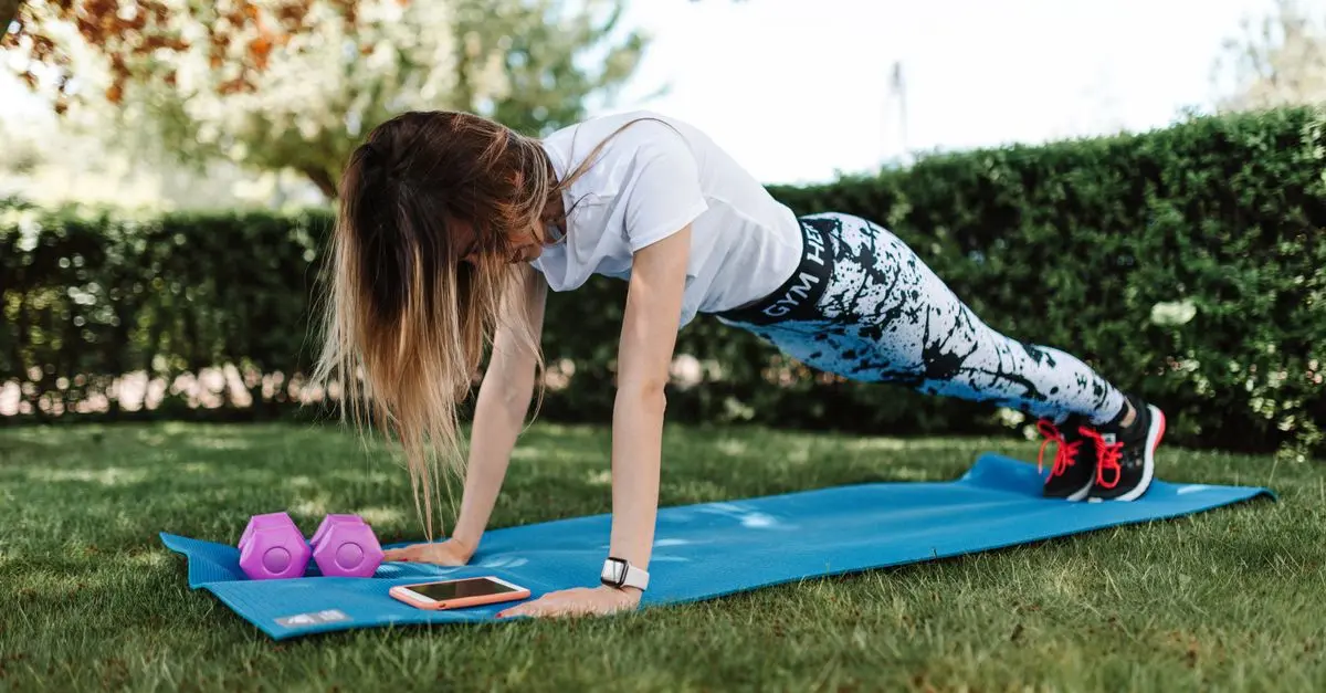 10 exercices à faire chez soi sans équipement